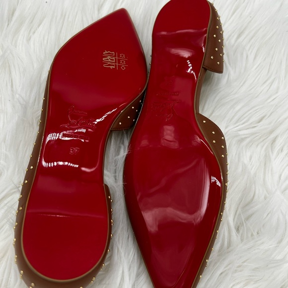 CHRISTIAN LOUBOUTIN | Iriza Plume Studded Leather Flats In Cuoio - Picture 11 of 12